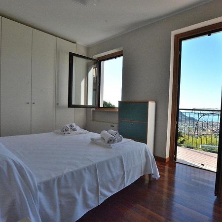 Apartmen Montegolo Four With Pool And Lake View Costermano sul Garda Exterior foto